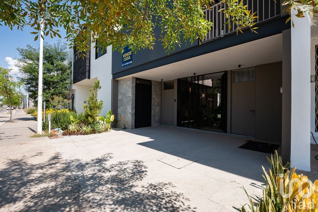 Casa en venta con Roof Garden, en Solares, Zapopan, Jalisco