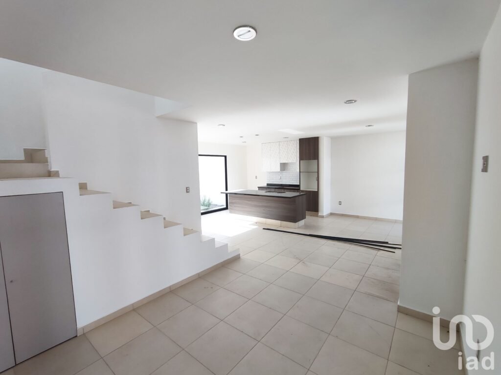 Casa en Zizana, Zákia con 3 recámaras, Alberca,Gimnasio, Seguridad y Salon de Eventos