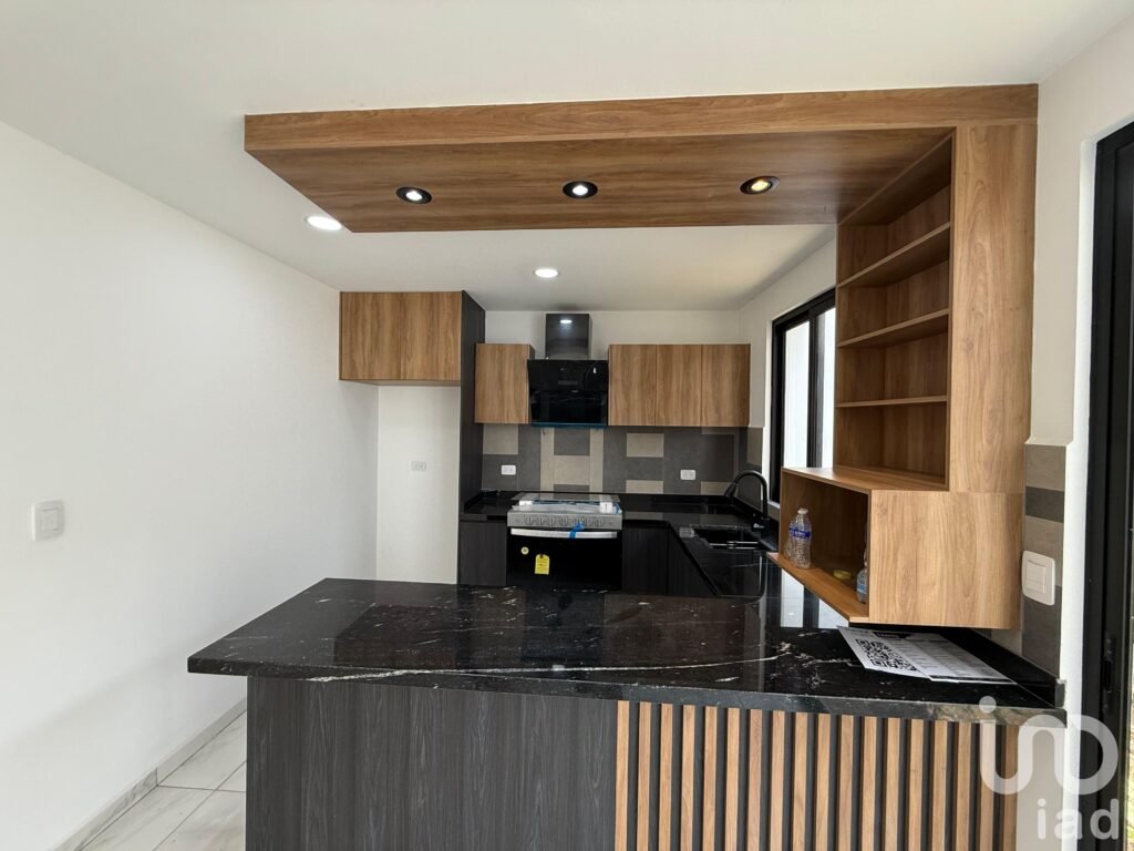 Casa en Venta con excelentes acabados y salida inmediata a Periférico en Cuautlancingo