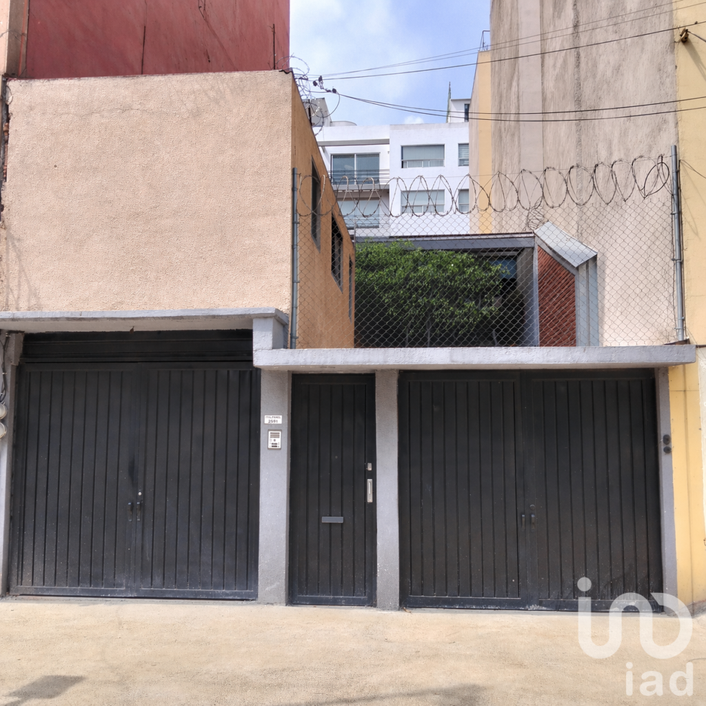 Venta de casa con excelente ubicación, Alcaldía Coyoacan