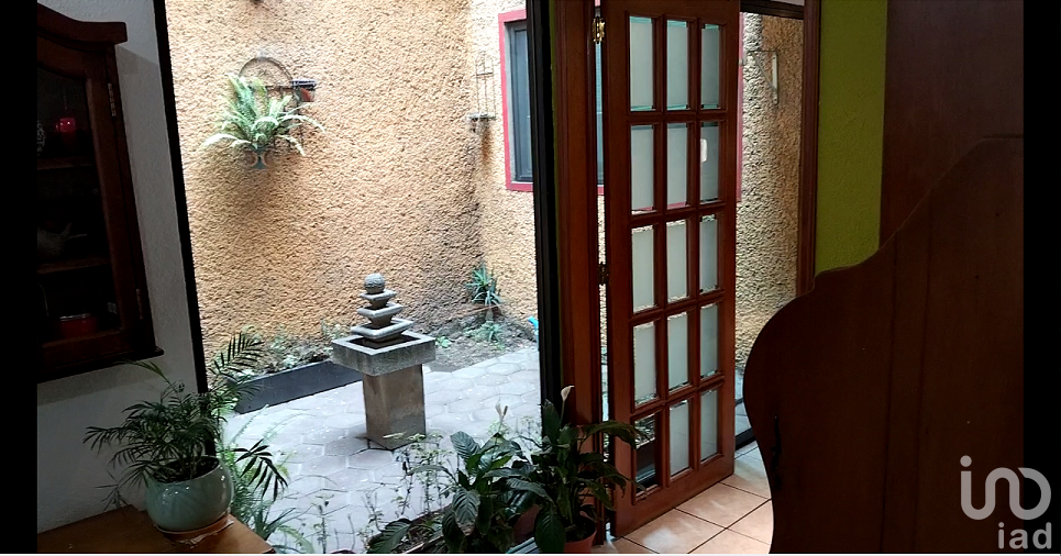Venta de casa con excelente ubicación, Alcaldía Coyoacan