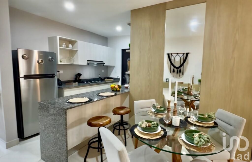 Departamento de Lujo de 2 Recamaras en Av Huayacán en Cancún
