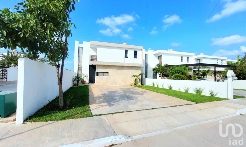 HERMOSA Y AMPLIA RESIDENCIA EN RENTA DZYTIA, YUCATAN