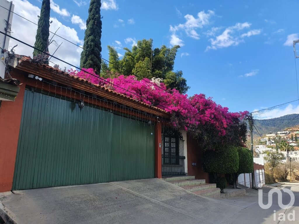 AMPLIA CASA EN RENTA EN SAN FELIPE DEL AGUA