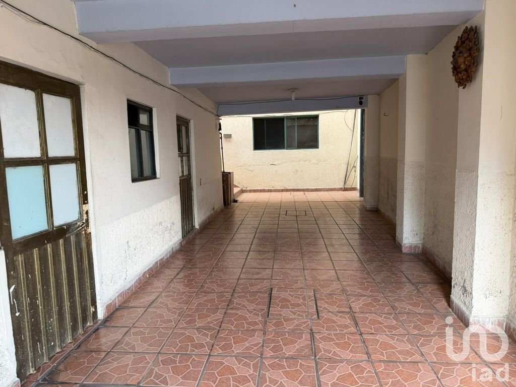 Casa en Venta en San Antonio Buenavista Toluca México con local y departamentos para renta