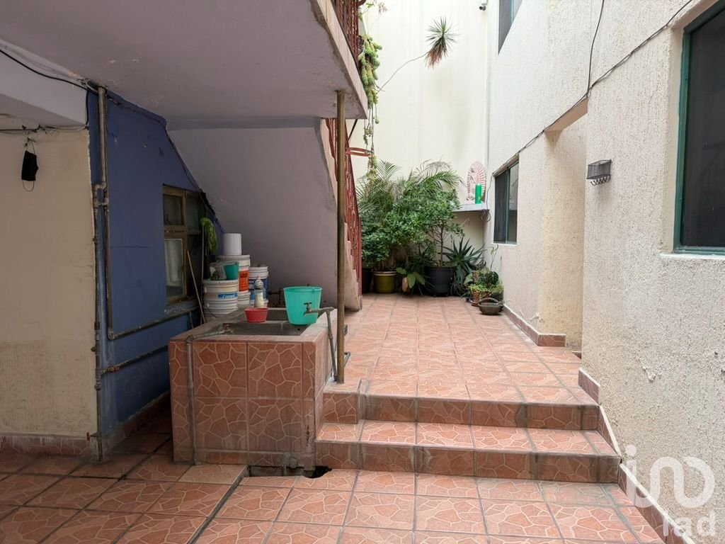 Casa en Venta en San Antonio Buenavista Toluca México con local y departamentos para renta