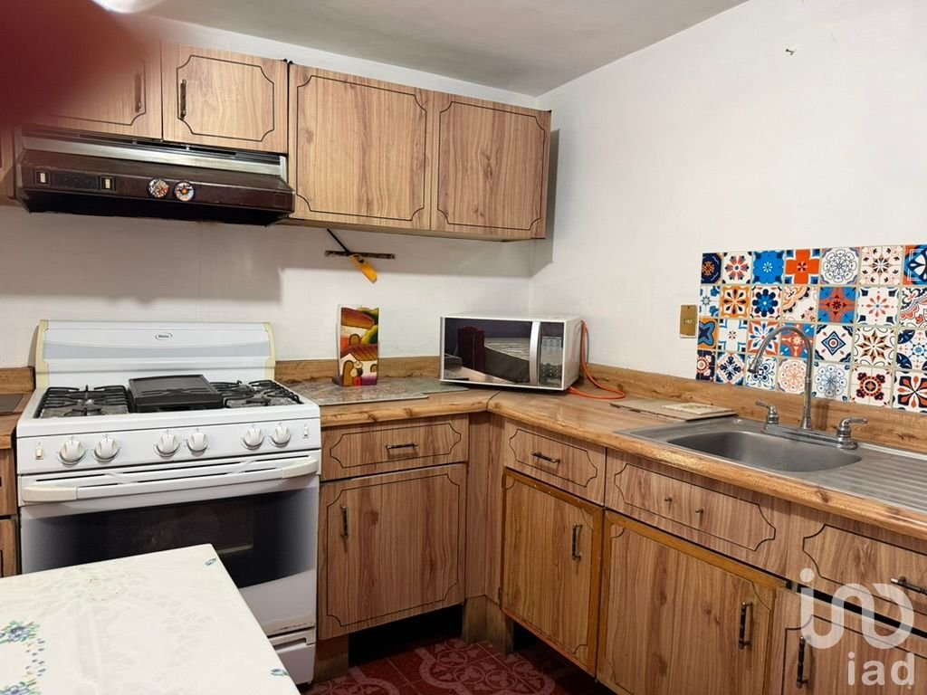 Casa en Venta en San Antonio Buenavista Toluca México con local y departamentos para renta