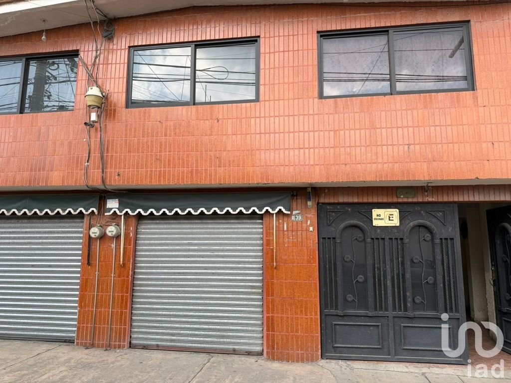 Casa en Venta en San Antonio Buenavista Toluca México con local y departamentos para renta Casa en Venta en San Antonio Buenavista Toluca México con local y departamentos para renta
