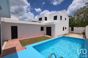 CASA EN VENTA EN GRAN SANTA FE CON 6 RECAMARAS EN ESQUINA Y PANELES SOLARES Y PISCINA. CASA EN VENTA EN GRAN SANTA FE CON 6 RECAMARAS EN ESQUINA Y PANELES SOLARES Y PISCINA.