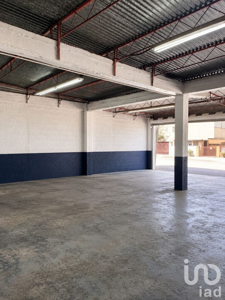 TALLER CON OFICINAS EN VENTA AREA GRANJERO SOLO CONTADO