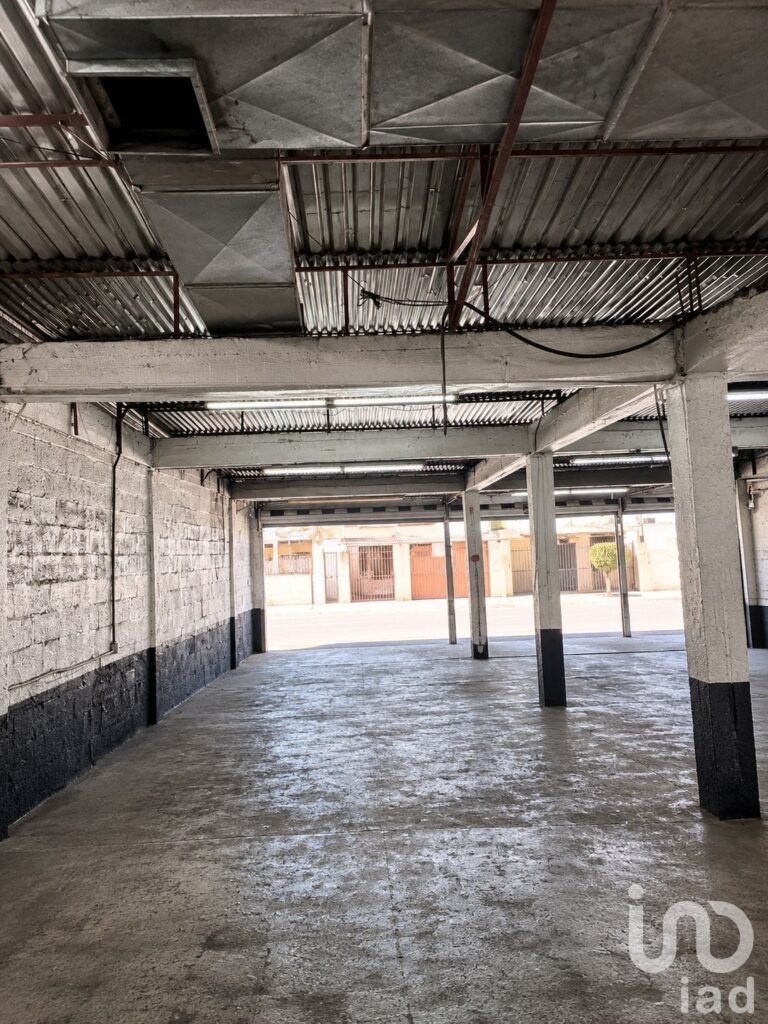 TALLER CON OFICINAS EN VENTA AREA GRANJERO SOLO CONTADO