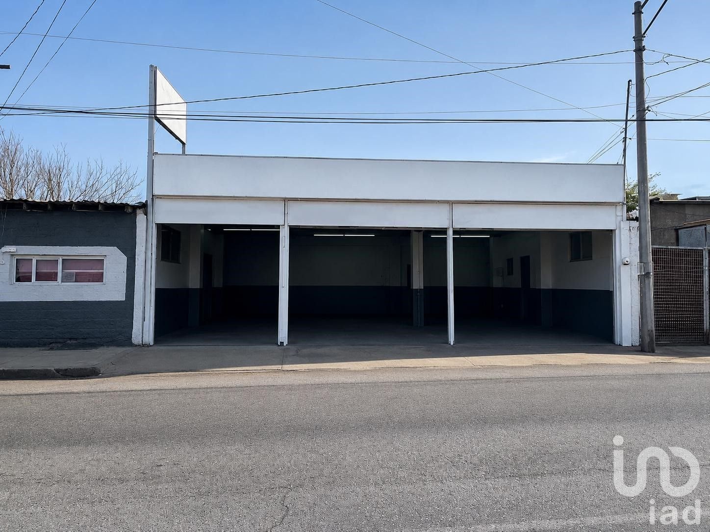 TALLER CON OFICINAS EN VENTA AREA GRANJERO SOLO CONTADO