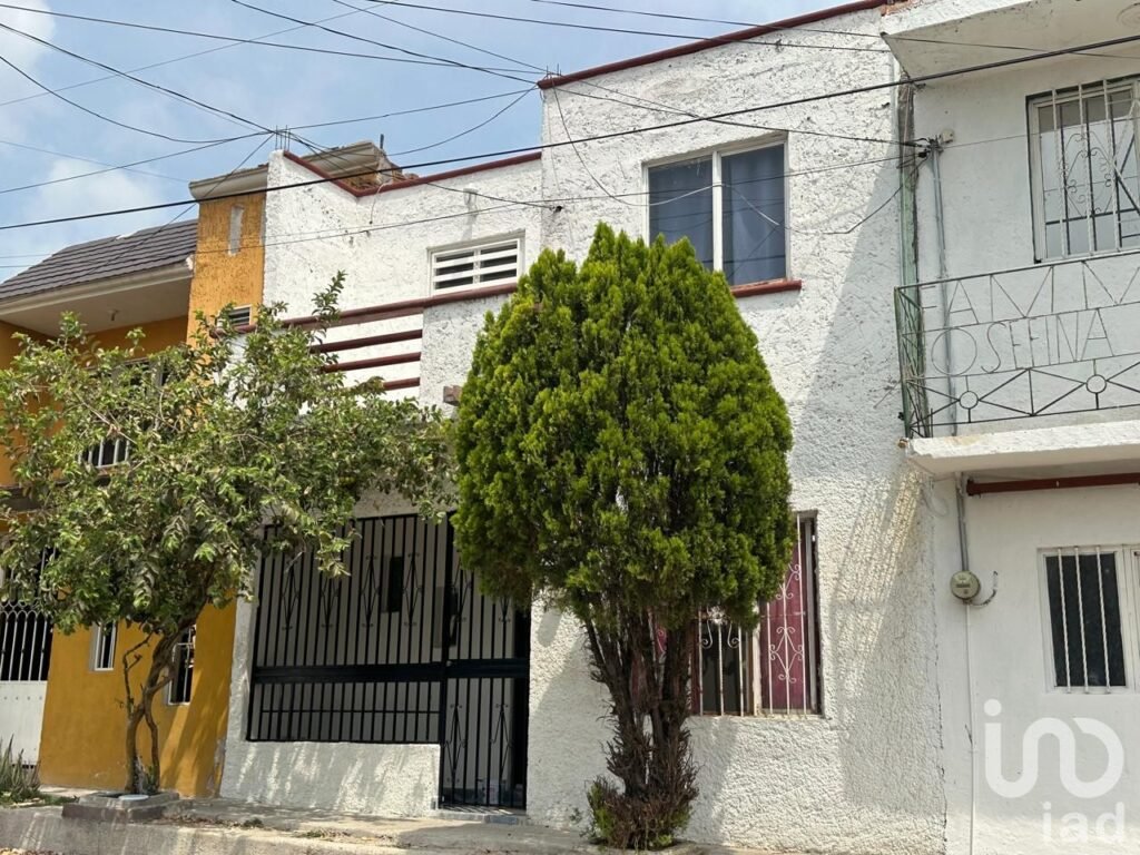 CASA EN VENTA EN FRACC. RODOLFO LANDEROS AGUASCALIENTES