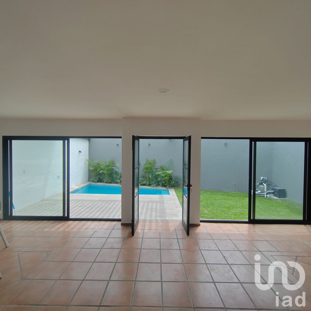 Casa Sola en Fraccionamiento San Jerónimo de Ahuatepec, Delicias, Cuernavaca, Morelos
