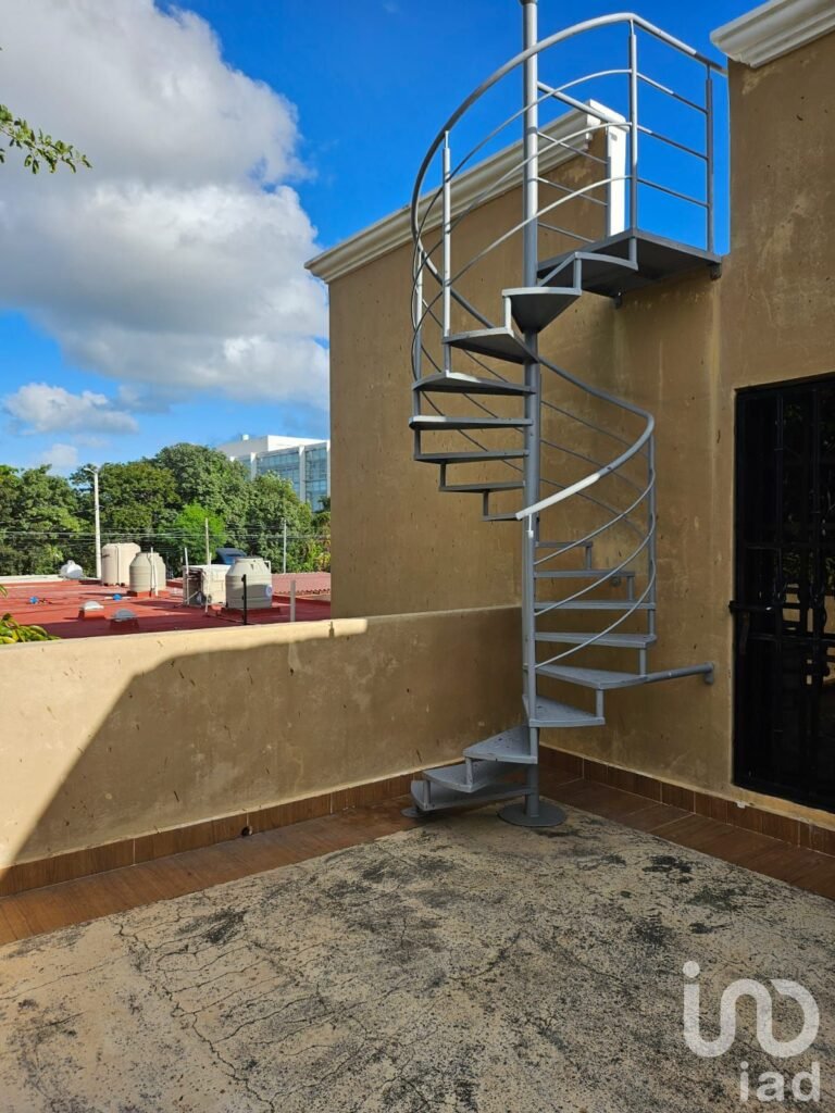 SE VENDE CASA DE 1R EN PB/2R EN PA EN CANCUN Q.ROO EN 3.4M