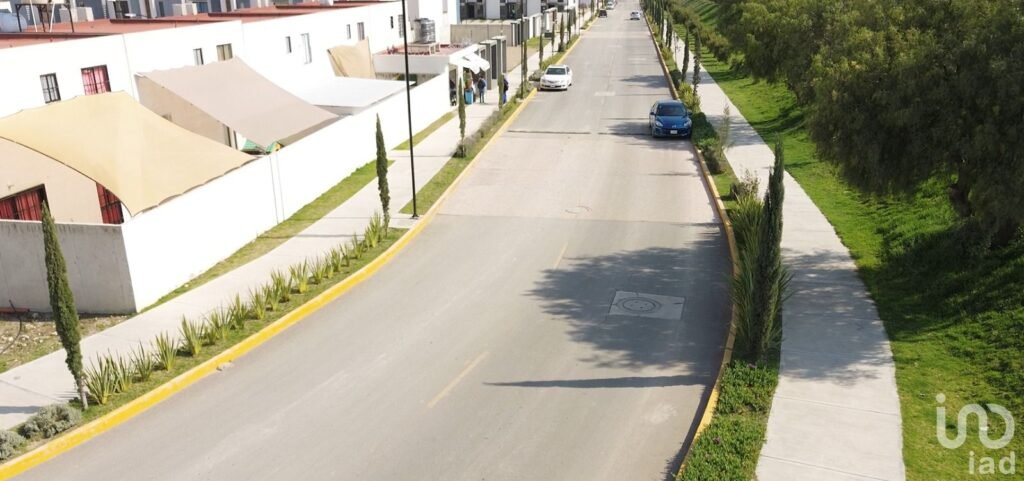 Renta de Lote Comercial en Esquina en Fraccionamiento en Mineral de Reforma