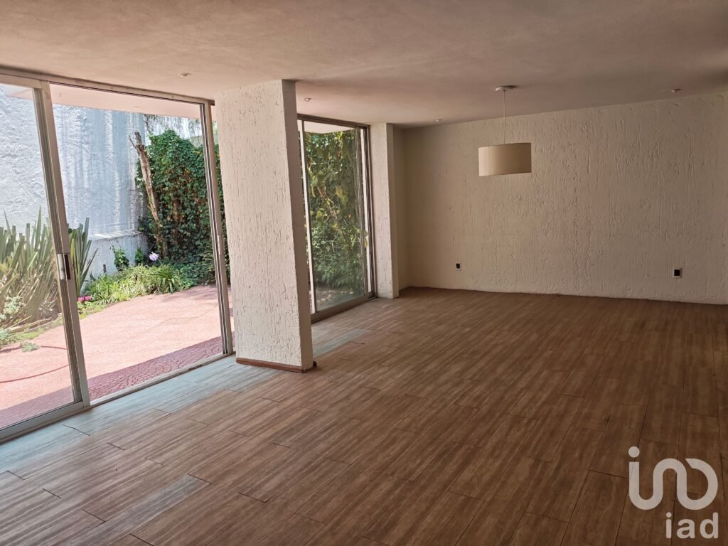 Iluminada y espaciosa casa en Calzada Desierto de los Leones