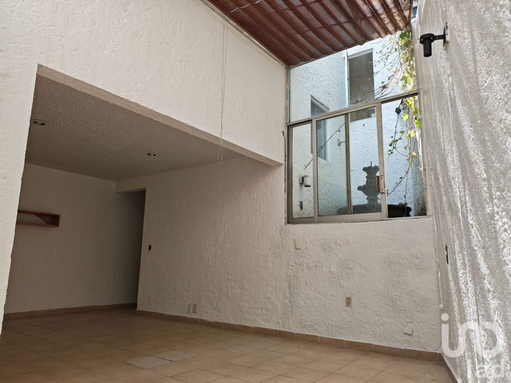 Iluminada y espaciosa casa en Calzada Desierto de los Leones
