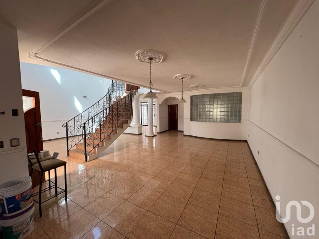 CASA EN VENTA EN BOSQUES DEL PRADO ORIENTE EN AGUASCALIENTES
