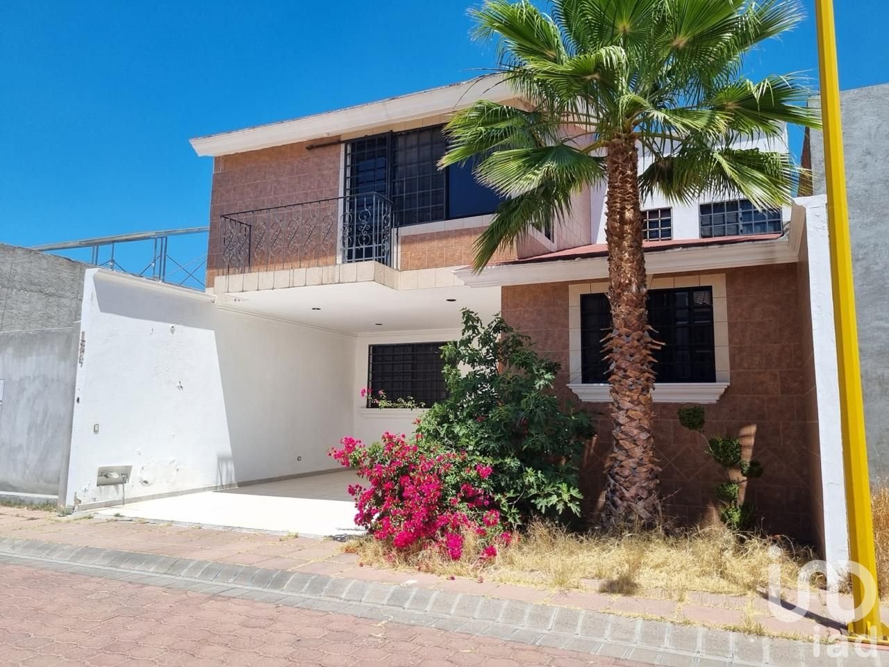 CASA EN VENTA EN BOSQUES DEL PRADO ORIENTE EN AGUASCALIENTES