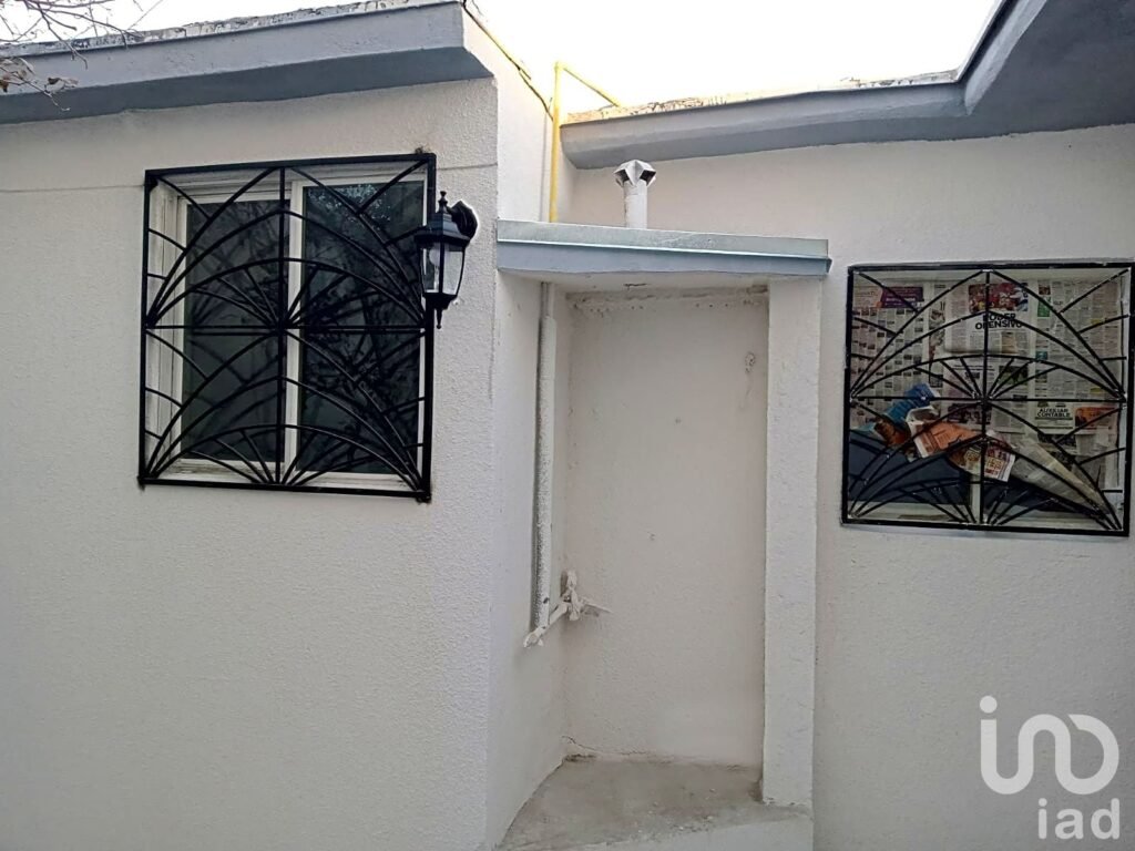 CASA EN VENTA DE DOS HABITACIONES EN JARDINES DEL AEROPUERTO CD. JUÁREZ