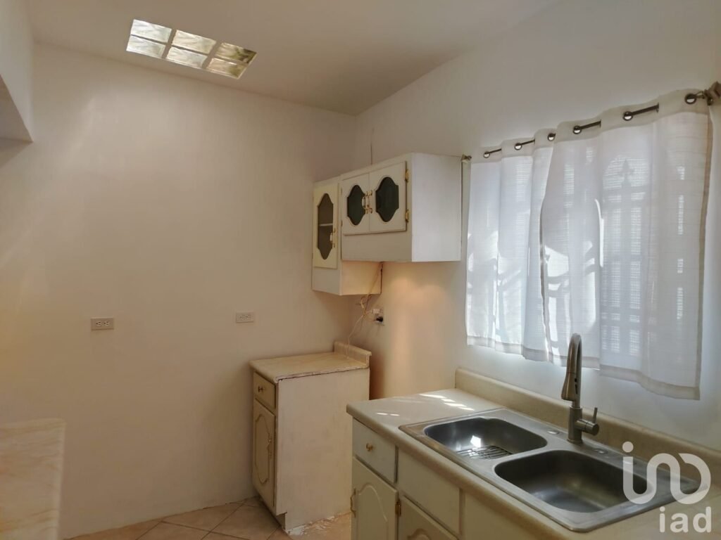 CASA EN VENTA DE DOS HABITACIONES EN JARDINES DEL AEROPUERTO CD. JUÁREZ