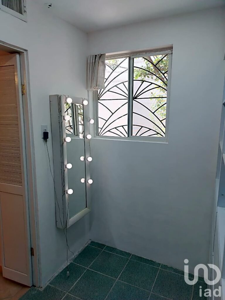 CASA EN VENTA DE DOS HABITACIONES EN JARDINES DEL AEROPUERTO CD. JUÁREZ