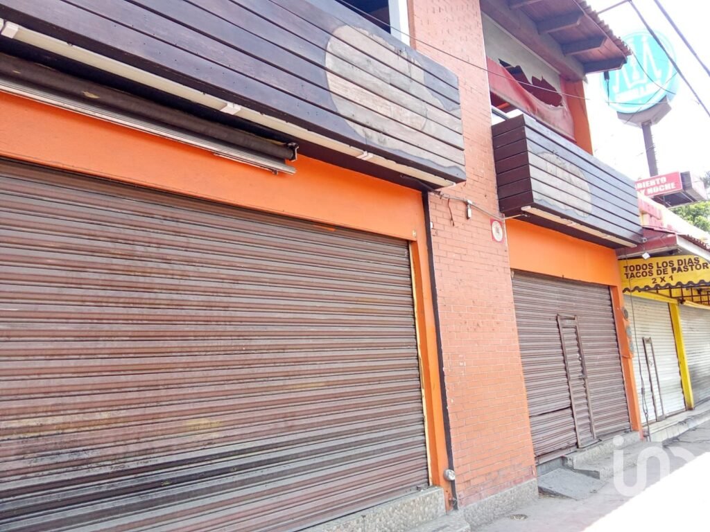 Renta edificio comercial o de servicios en Queretaro