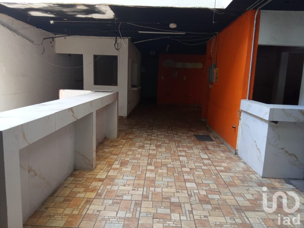 Renta edificio comercial o de servicios en Queretaro