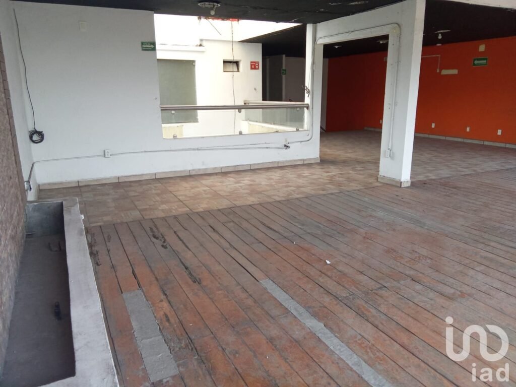 Renta edificio comercial o de servicios en Queretaro