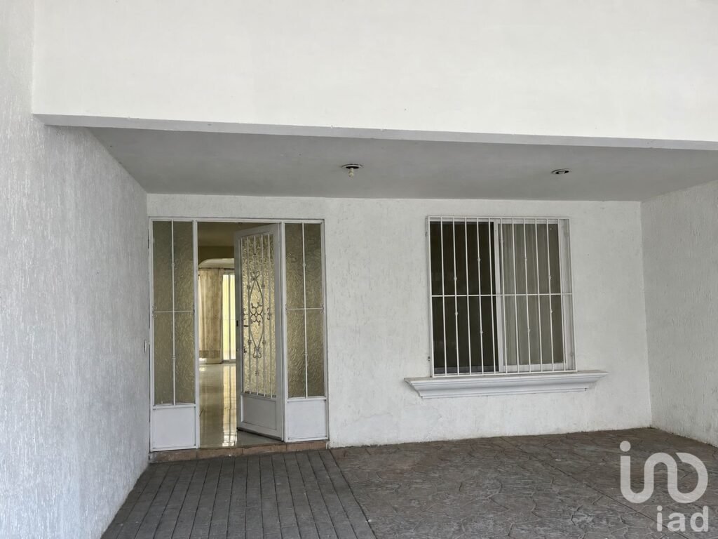 CASA EN VENTA EN FRACC. PUESTA DEL SOL, AGUASCALIENTES.