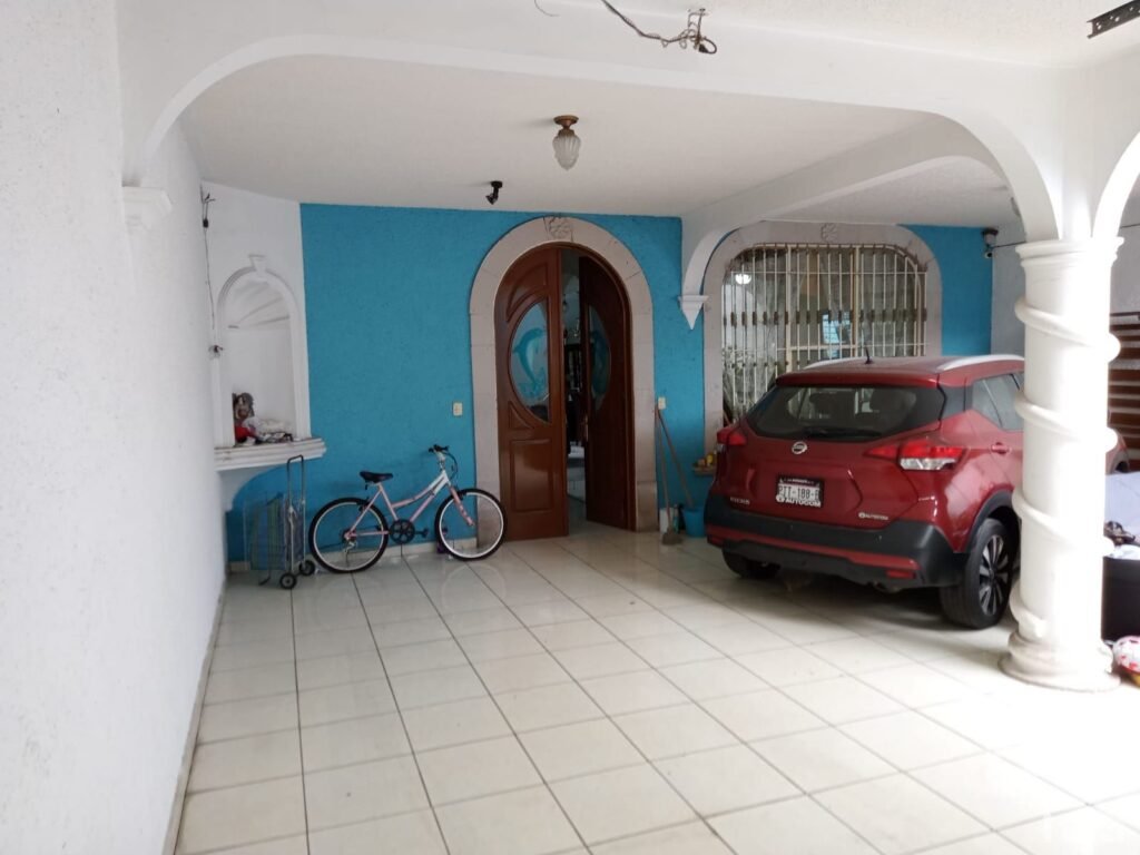 Prados Verdes, Morelia: Casa en Venta con Espacios Amplios y Gran Ubicación
