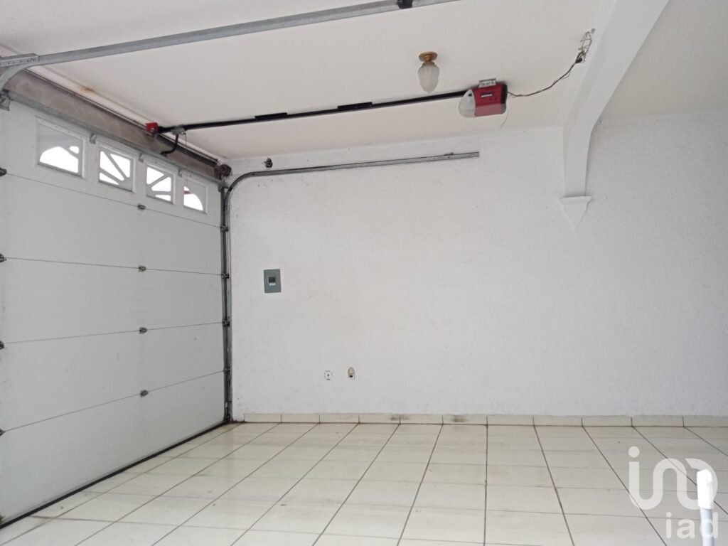 Prados Verdes, Morelia: Casa en Venta con Espacios Amplios y Gran Ubicación