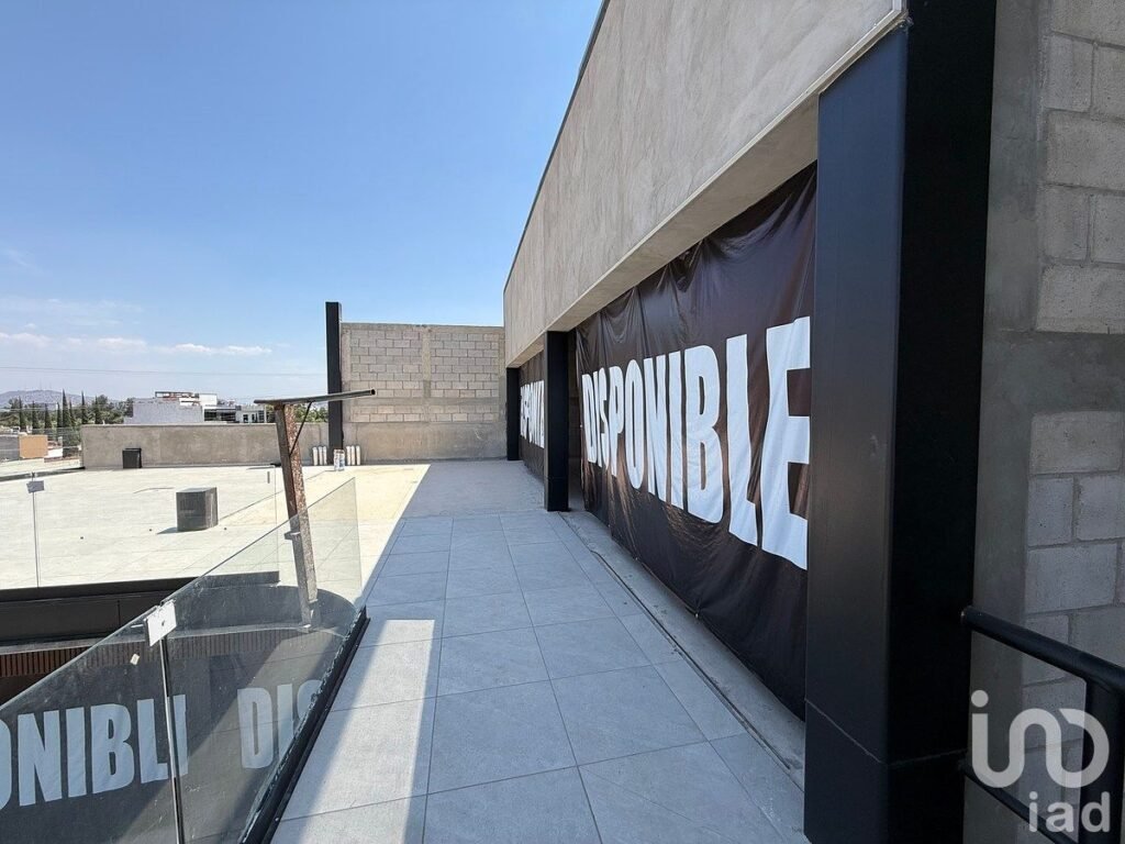 LOCAL EN RENTA AV. CLOUTHIER EN PLANTA BAJA