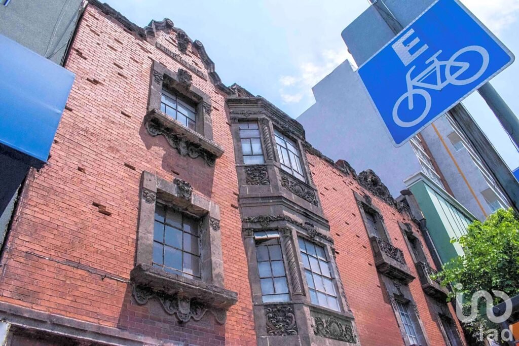 Venta de Edificio en Avenida Insurgentes Sur, Col. Hipodromo, Cuauhtémoc, CDMX