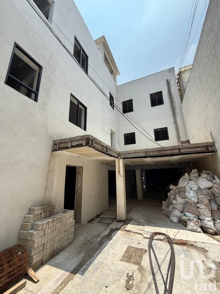 Venta de Edificio en Avenida Insurgentes Sur, Col. Hipodromo, Cuauhtémoc, CDMX