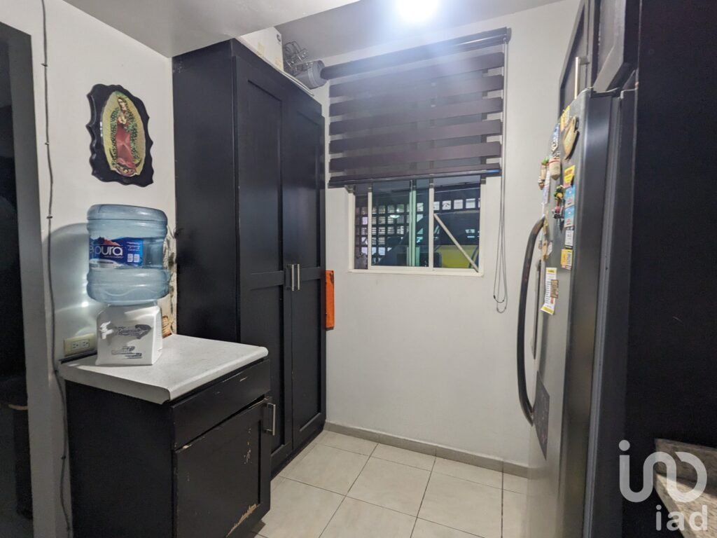 Venta de propiedad en esquina con potencial de inversión Hacienda Mitras atrás de Plaza Cumbres