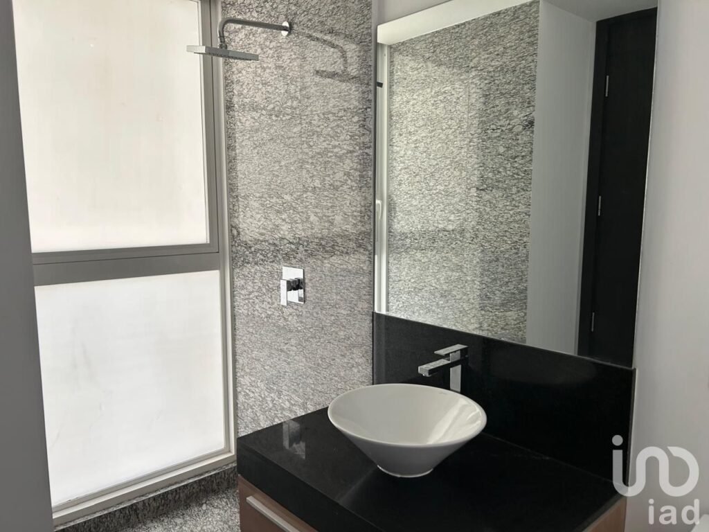 DEPARTAMENTO EN RENTA EN BOSQUE REAL