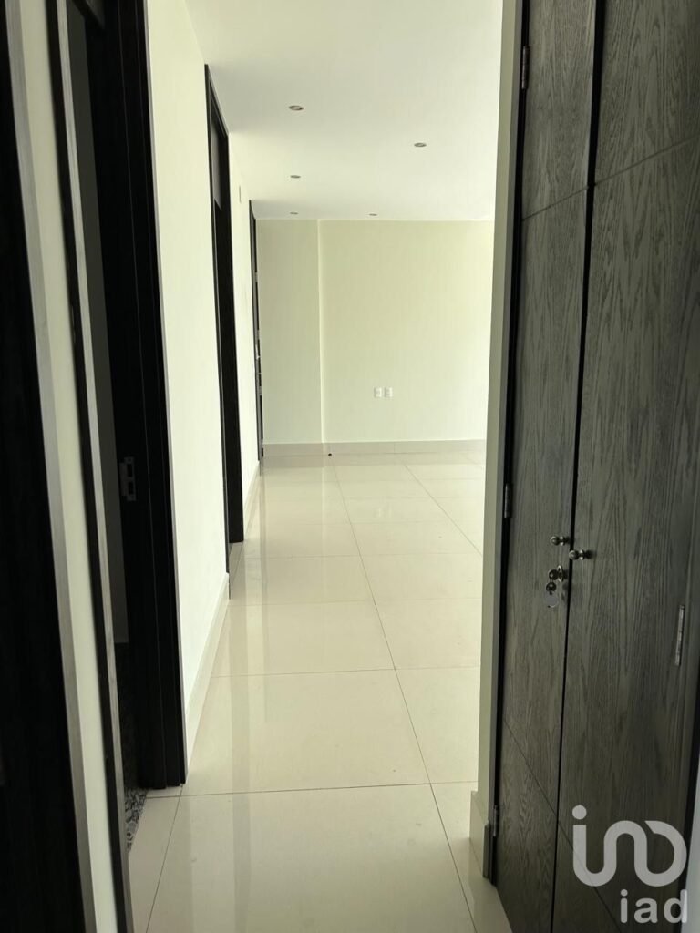 DEPARTAMENTO EN RENTA EN BOSQUE REAL