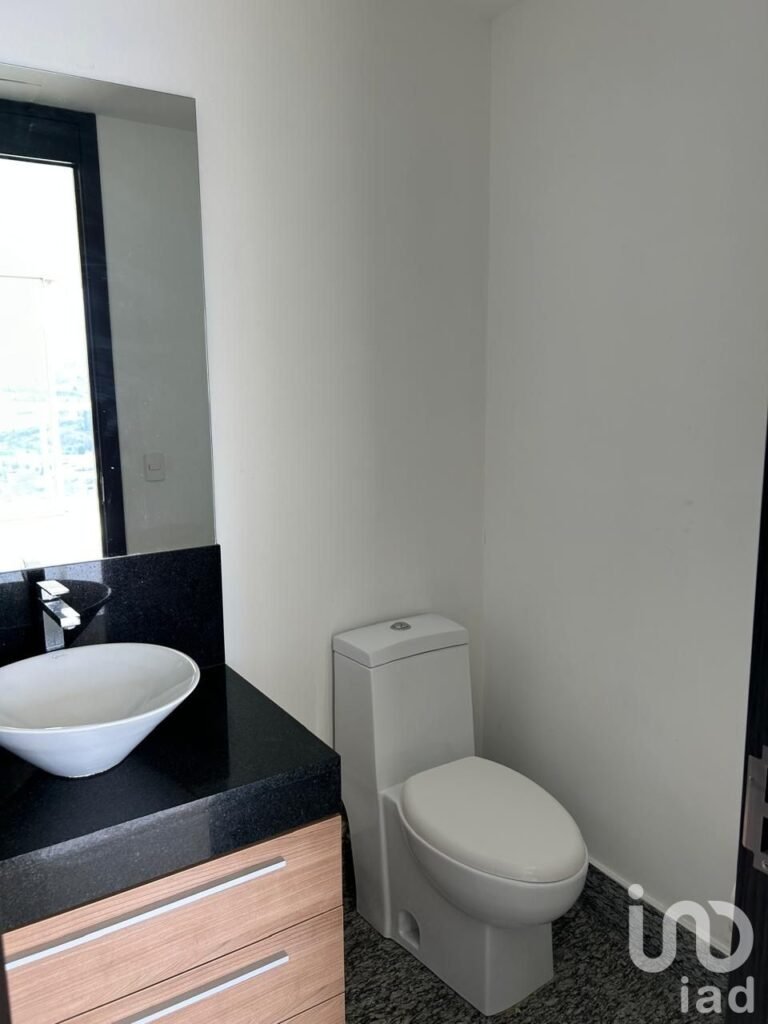 DEPARTAMENTO EN RENTA EN BOSQUE REAL