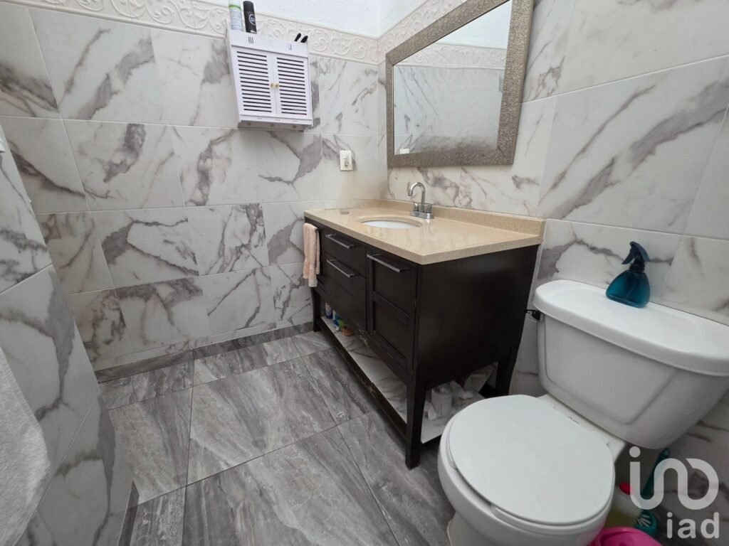 2 CASAS Y UN ESTUDIO - TODO AMUEBLADO
