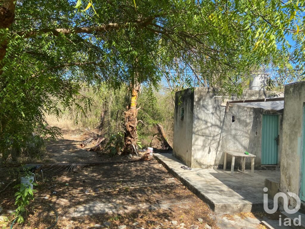 TERRENO DE 4,200 M2 EN ESQUINA SOBRE CALLE PRINCIPAL EN CONKAL ALTA PLUSVALÌA
