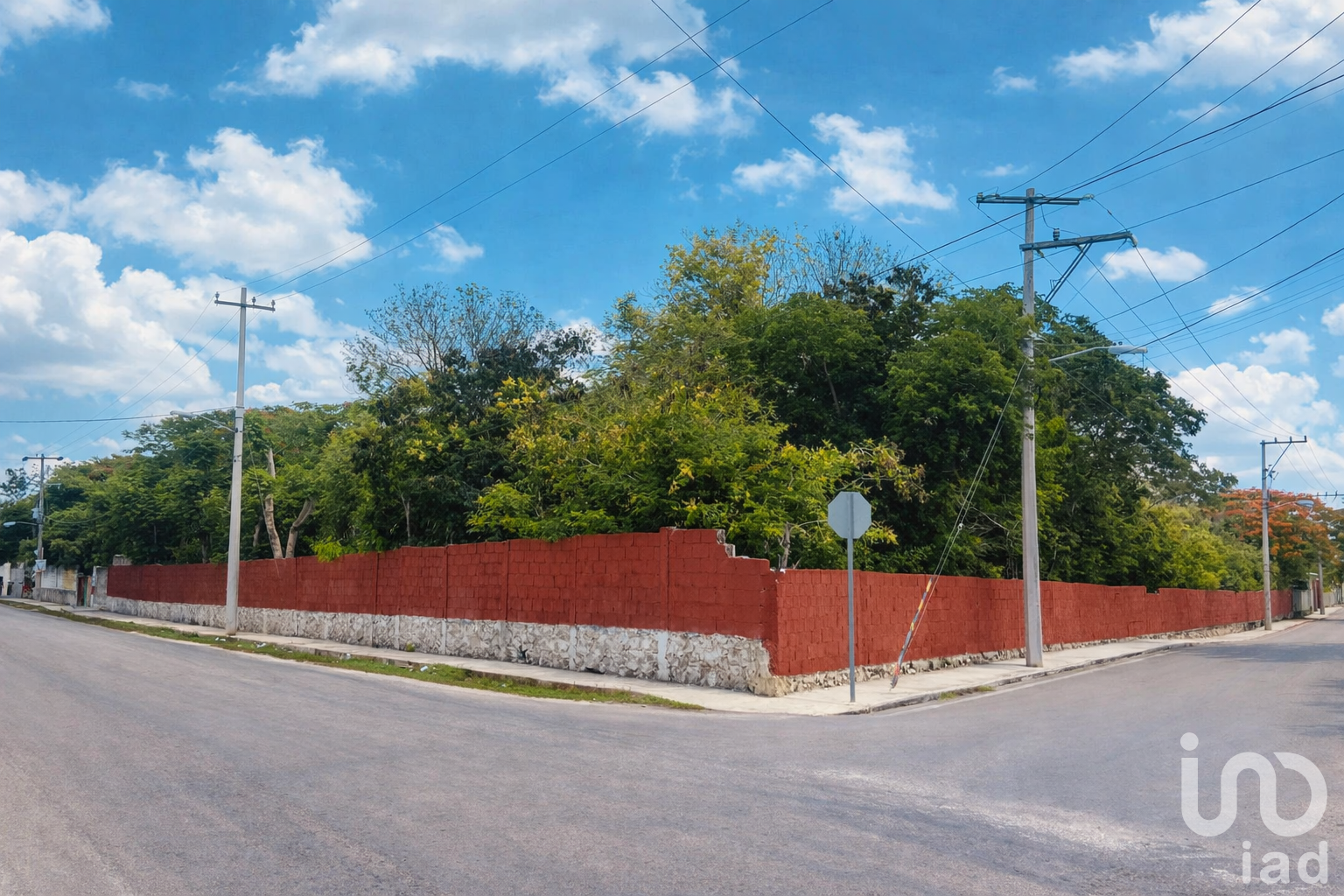TERRENO DE 4,200 M2 EN ESQUINA SOBRE CALLE PRINCIPAL EN CONKAL ALTA PLUSVALÌA