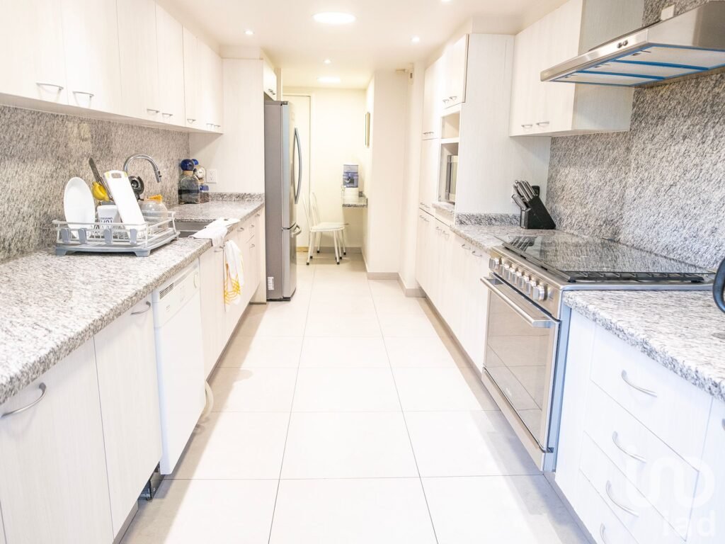 Espectacular departamento con excelente ubicación en Bosques de las Lomas  !!