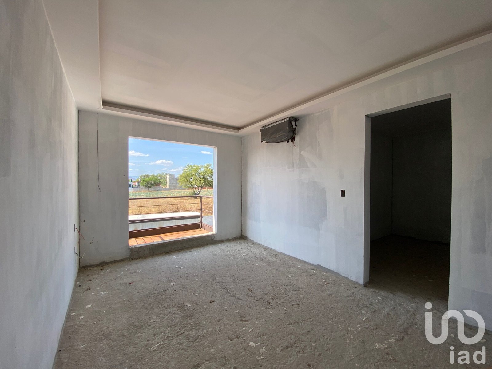 CASA EN VENTA "LACHI-LO-VEGA" EN YATARENI CON RECÁMARA EN PLANTA BAJA