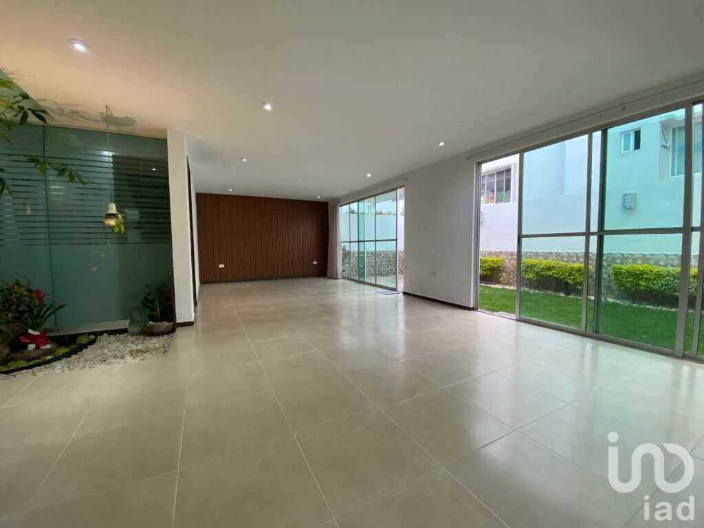VENTA DE CASA CON JARDÍN EN ZEREZOTLA, CHOLULA
