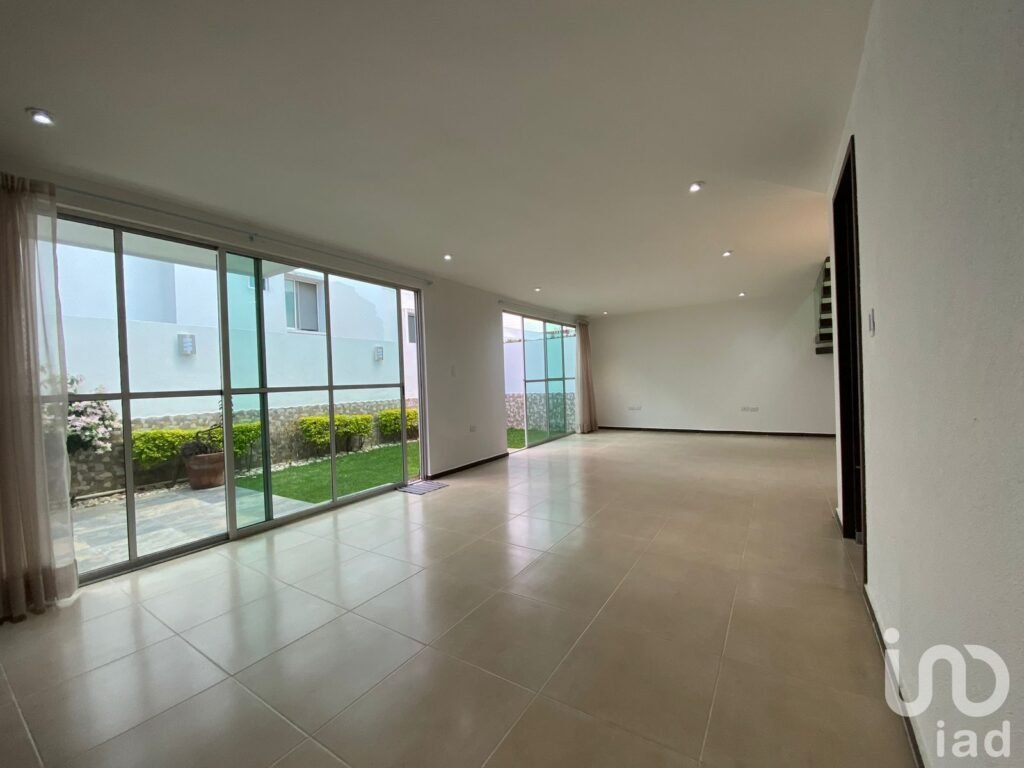 VENTA DE CASA CON JARDÍN EN ZEREZOTLA, CHOLULA