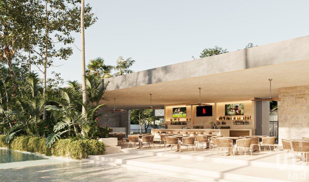 Terreno en venta, frente a Valenia, Playa del Carmen. Cancha de pádel y excelentes amenidades.