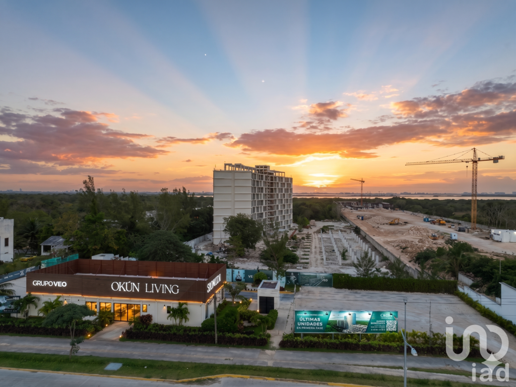 Venta de Departamento de 1 Recámara en Cancún; Tu Inversión Ideal frente a cumbres, Cancún