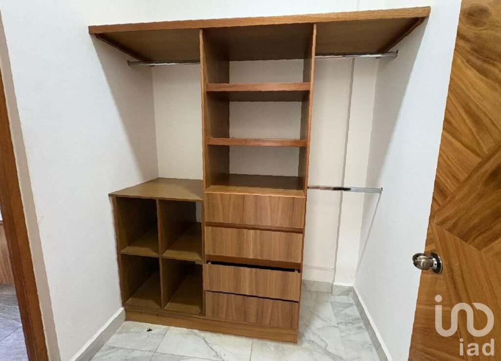 Casa en venta en Colonia Maya 3 recámaras con alberca y accesoria